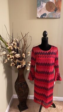 NWT Trina Turk womens Flower dress size 0